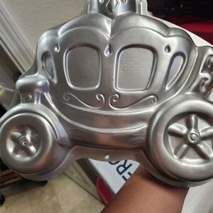 Princess carriage cake pan
